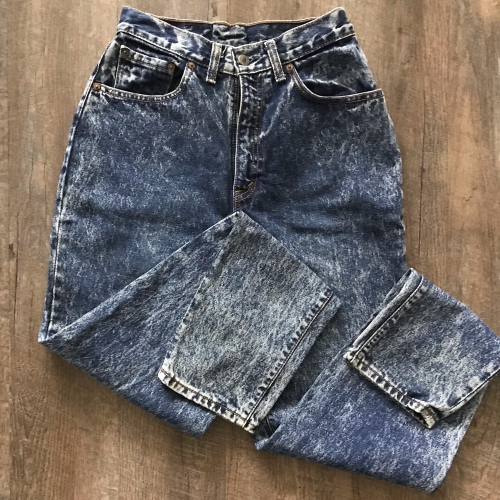 Vintage 80s / 90s Acid Wash Levi’s, Size 9 (Fits 25/26)